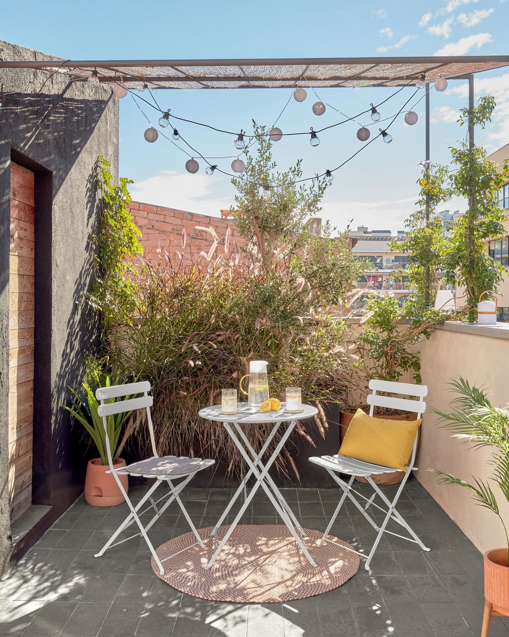 Las mejores ideas para decorar una terraza o un balcón pequeño y  disfrutarlo en otoño - Foto 1